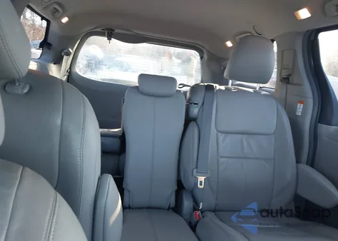 2015 Toyota Sienna Xle Premium 8 Passenger z USA, uszkodzony, nr VIN 5TDYK3DC1FS632563